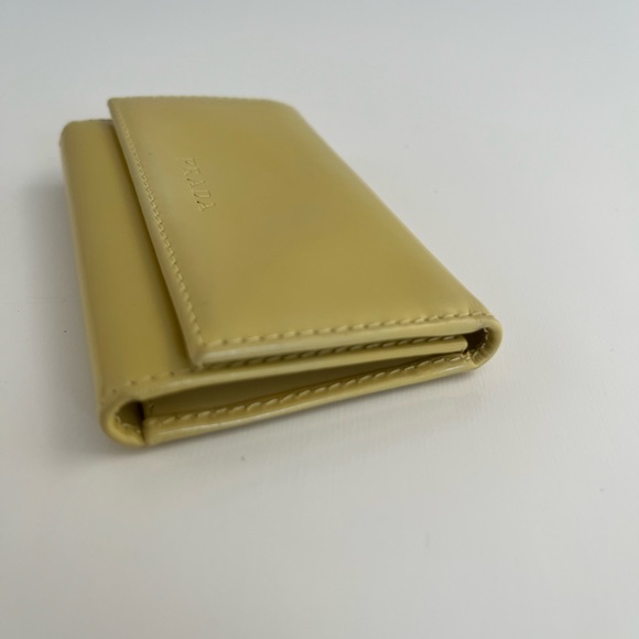 Auth VTG PRADA Patent Leather Key Holder - Picture 4 of 10